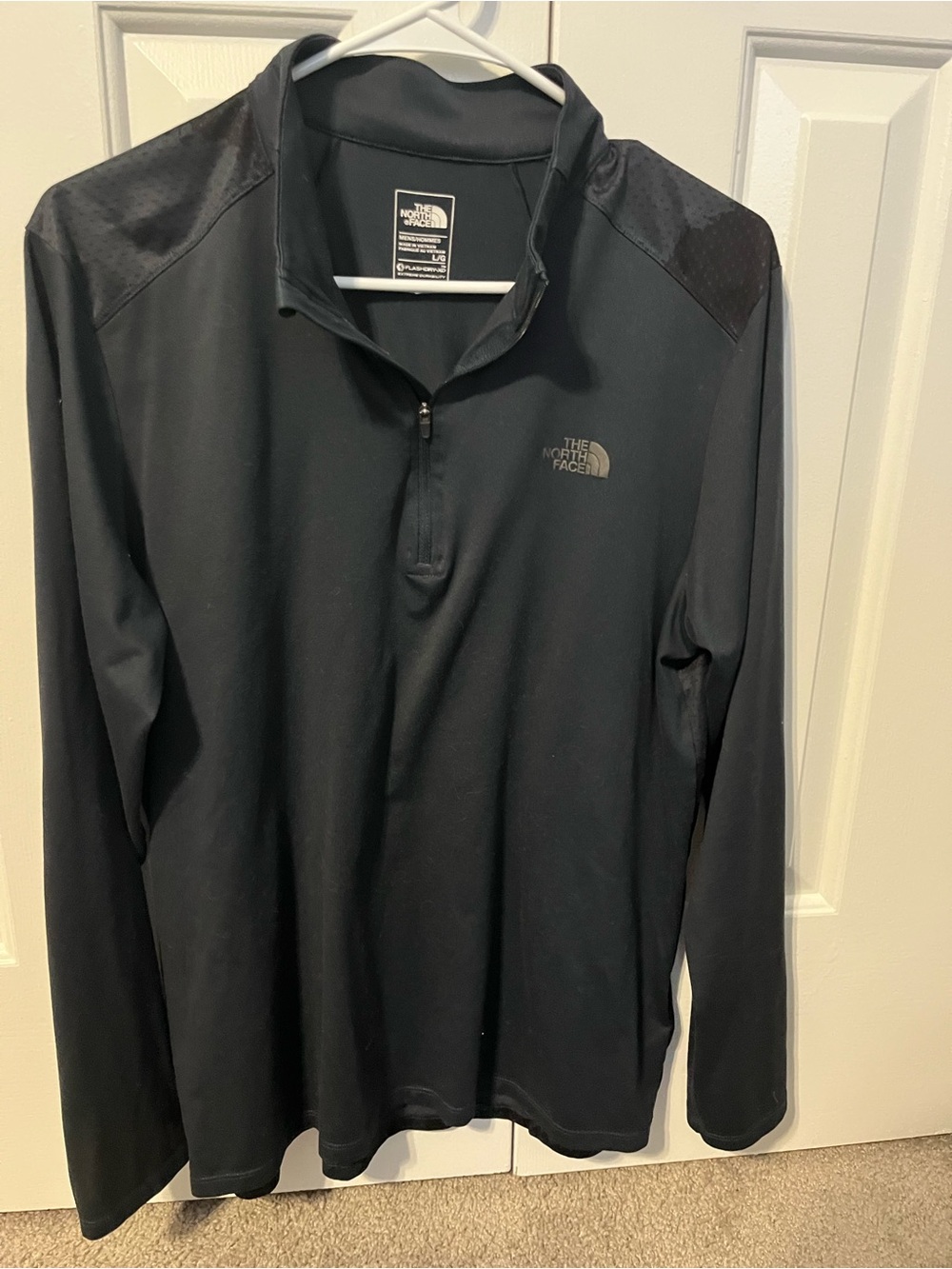 The North Face Men’s Large Long sleeve flash dry xd shirt lightweight 1/4 zip